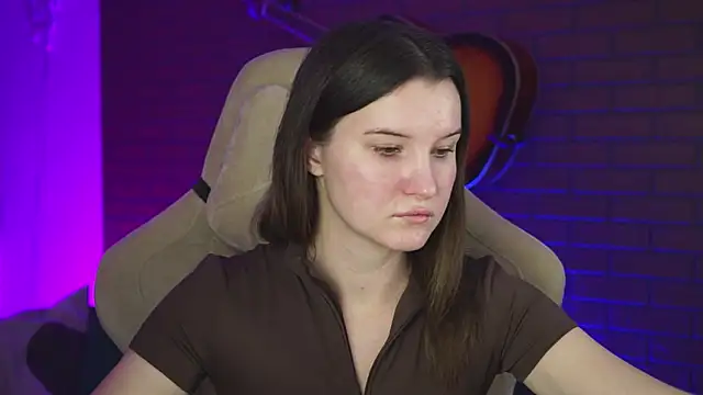 Snapshot of AgataWillis chatting on 5, 11, 2025 AgataWillis online show from 5, 11, 2025