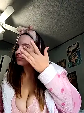 Snapshot of lillylooney chatting on 7, 10, 2025 lillylooney online show from 7, 10, 2025