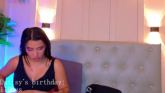 Daiisy kiss online show from 4, 5, 2026