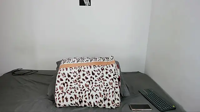 Snapshot of v3niceb1tch chatting on 6, 11, 2025 v3niceb1tch online show from 6, 11, 2025