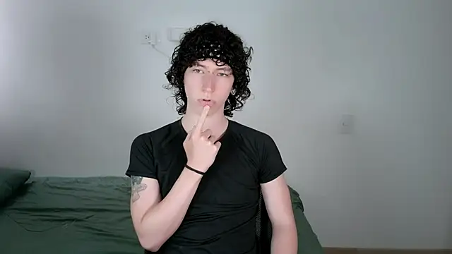 Snapshot of v3niceb1tch chatting on 8, 3, 2026 v3niceb1tch online show from 8, 3, 2026