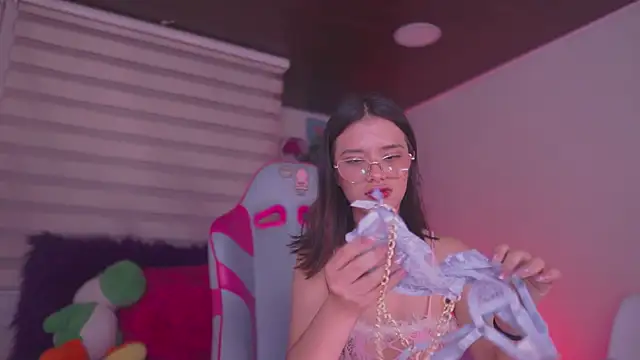 Lana Dreams  online show from 3, 2, 2026