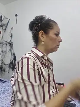 Snapshot of Nina_vallon chatting on 22, 10, 2025 Nina vallon online show from 22, 10, 2025