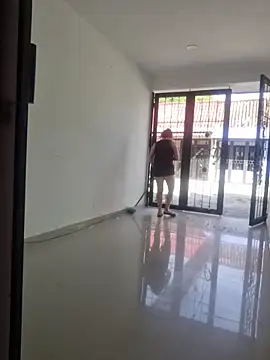 Snapshot of Nina_vallon chatting on 4, 11, 2025 Nina vallon online show from 4, 11, 2025