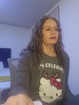 Snapshot of Nina_vallon chatting on 21, 11, 2025 Nina vallon online show from 21, 11, 2025