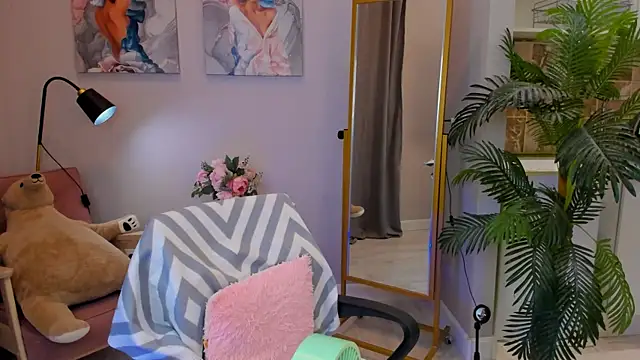 Mia meowXkiss online show from 8, 9, 2025