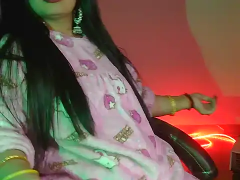 Hot shaly online show from 10, 11, 2025