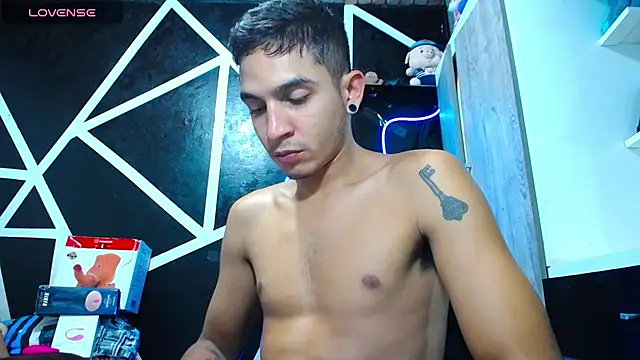 Angel latinboy online show from 20, 2, 2025