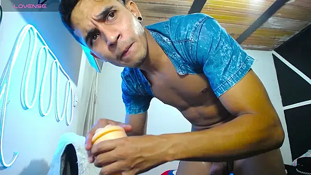 Angel latinboy online show from 7, 3, 2025