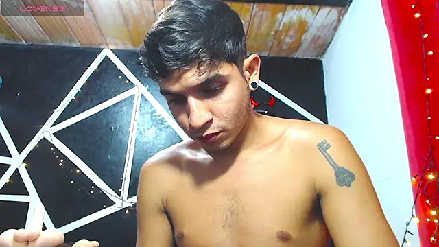Angel latinboy online show from 1, 10, 2025