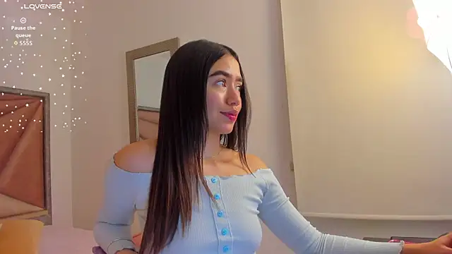 SaraWagner  online show from 11, 6, 2026