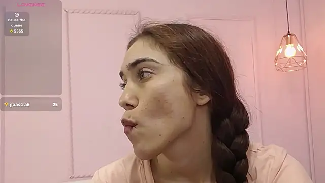 Snapshot of danna7cute chatting on 30, 10, 2025 danna7cute online show from 30, 10, 2025