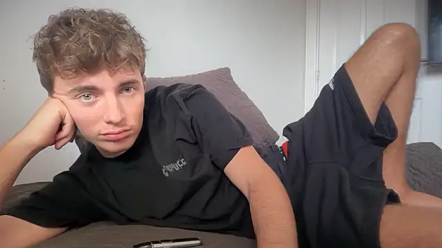 Snapshot of luciancrowe chatting on 6, 2, 2026 luciancrowe online show from 6, 2, 2026