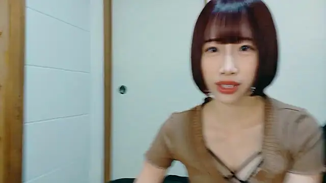 Snapshot of China_wedding chatting on 5, 11, 2025 China wedding online show from 5, 11, 2025