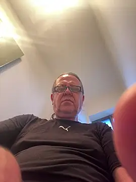 Snapshot of MaxFapper123 chatting on 4, 6, 2026 MaxFapper123 online show from 4, 6, 2026