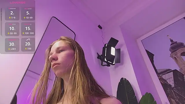 Snapshot of TheodoreMcLovin chatting on 10, 9, 2025 TheodoreMcLovin online show from 10, 9, 2025