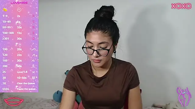 Allison 19   online show from 8, 10, 2025