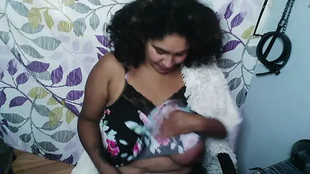 Snapshot of Mommybubbles2 chatting on 10, 10, 2025 Mommybubbles2 online show from 10, 10, 2025