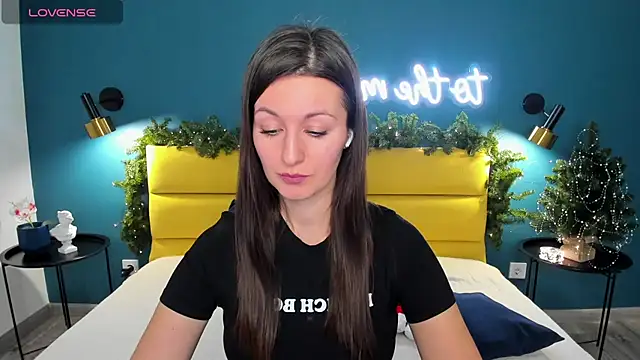 Joan Nelson online show from 23, 12, 2025