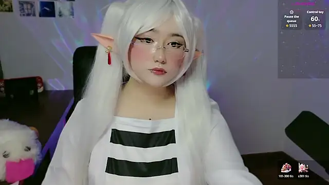 Snapshot of Livelle69 chatting on 21, 11, 2025 Livelle69 online show from 21, 11, 2025