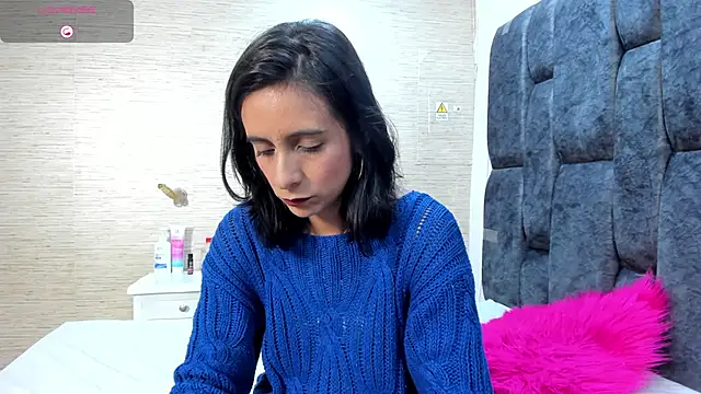 Snapshot of MiaAmore_ chatting on 5, 12, 2025 MiaAmore online show from 5, 12, 2025