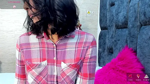 Snapshot of MiaAmore_ chatting on 14, 12, 2025 MiaAmore online show from 14, 12, 2025