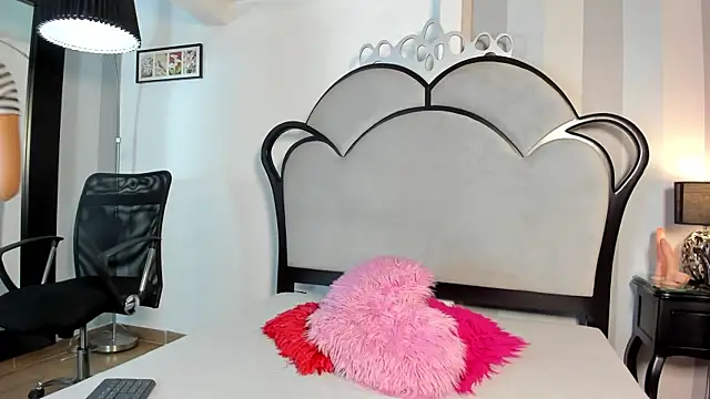 MiaAmore  online show from 18, 6, 2026