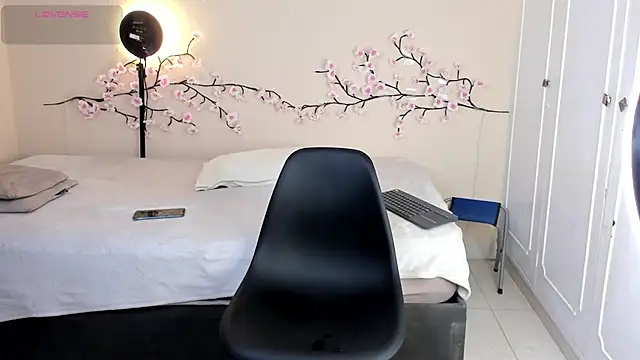 Snapshot of zarek_lux chatting on 7, 7, 2026 zarek lux online show from 7, 7, 2026