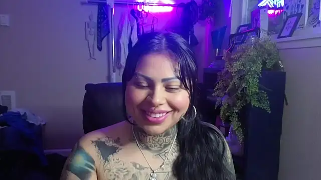 Snapshot of chicanachic13 chatting on 13, 5, 2026 chicanachic13 online show from 13, 5, 2026