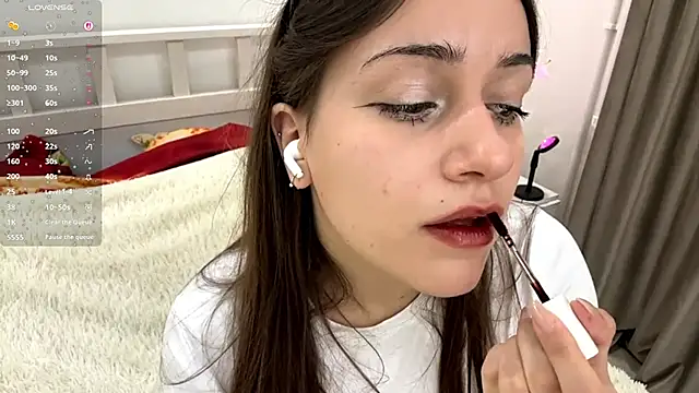 Snapshot of RachaelJuntunen chatting on 18, 9, 2025 RachaelJuntunen online show from 18, 9, 2025