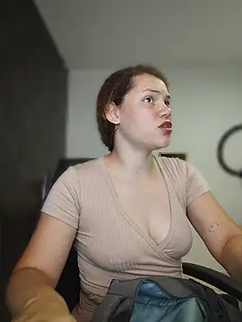 SirenRouge 69 online show from 7, 5, 2026