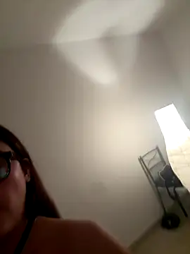 Snapshot of shory233 chatting on 24, 10, 2025 shory233 online show from 24, 10, 2025