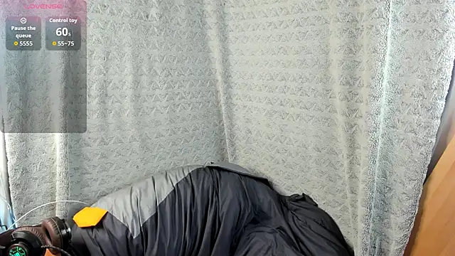 Snapshot of MiaLores chatting on 12, 9, 2025 MiaLores online show from 12, 9, 2025