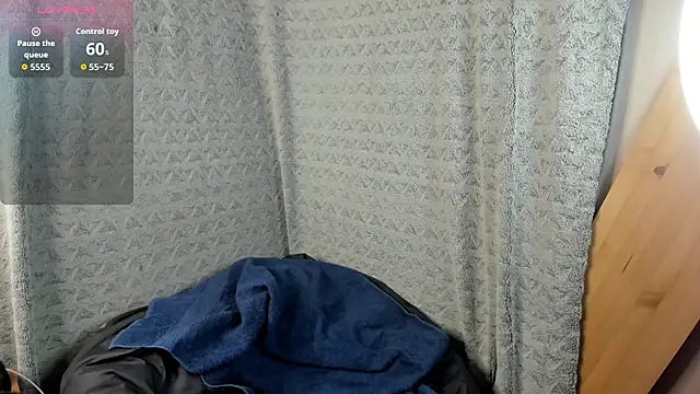 Snapshot of MiaLores chatting on 23, 10, 2025 MiaLores online show from 23, 10, 2025