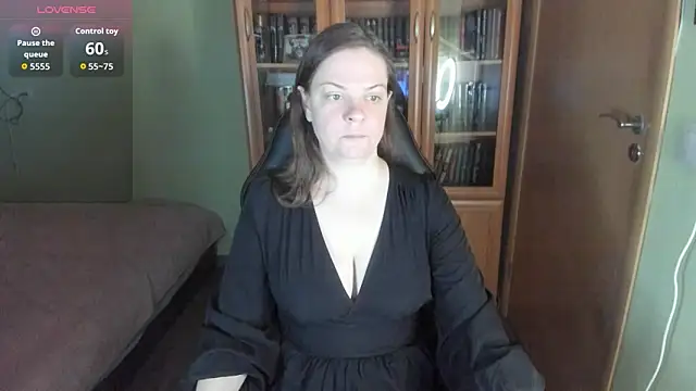 MiaLores online show from 18, 6, 2026