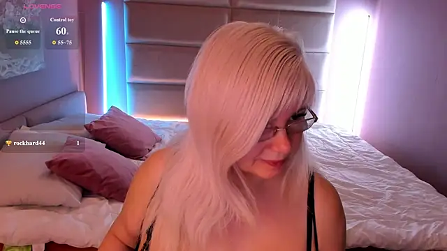 Hella Fabel online show from 13, 7, 2026
