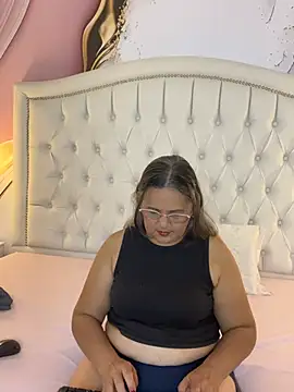 Lucy Milf 474 online show from 25, 7, 2026