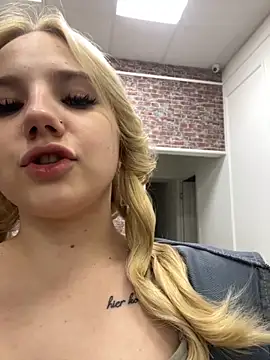 Sky Cutie online show from 16, 10, 2025