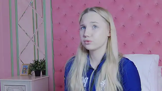 Sky Cutie online show from 27, 2, 2026