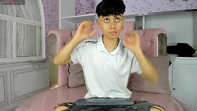 Dani rivass online show from 12, 3, 2026