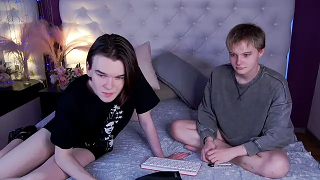 Snapshot of _Cheesecake_s chatting on 11, 10, 2025  Cheesecake s online show from 11, 10, 2025