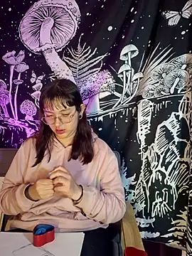 Violetaa Leee online show from 11, 9, 2025