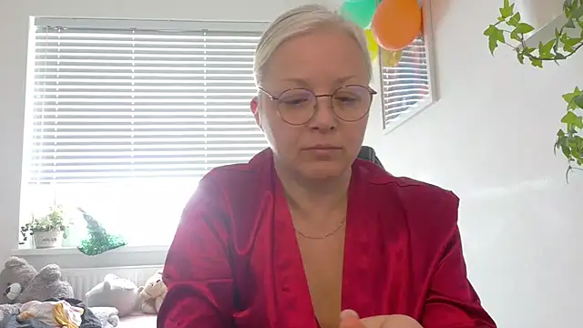 Linsy Kim online show from 20, 2, 2026