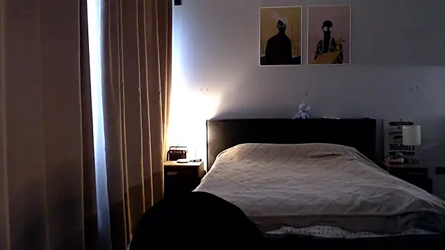 Snapshot of VivianCoke chatting on 24, 10, 2025 VivianCoke online show from 24, 10, 2025