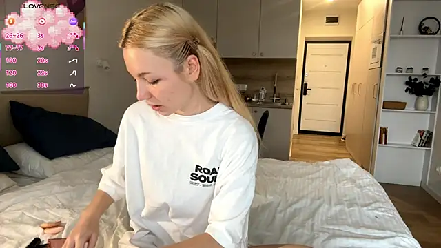 MycuteMolly online show from 9, 10, 2025