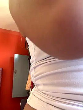 Snapshot of SweetSophie26 chatting on 4, 12, 2025 SweetSophie26 online show from 4, 12, 2025