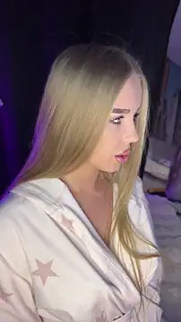 AubrieleRouj1 online show from 30, 4, 2026