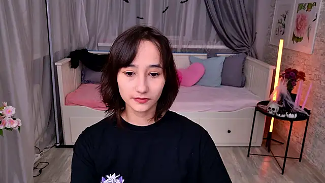 EmilySwonn online show from 26, 10, 2025