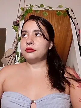 Snapshot of Yuli-27 chatting on 21, 11, 2025 Yuli-27 online show from 21, 11, 2025