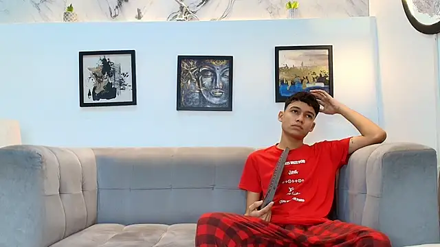 PRETTY FEM online show from 26, 4, 2026